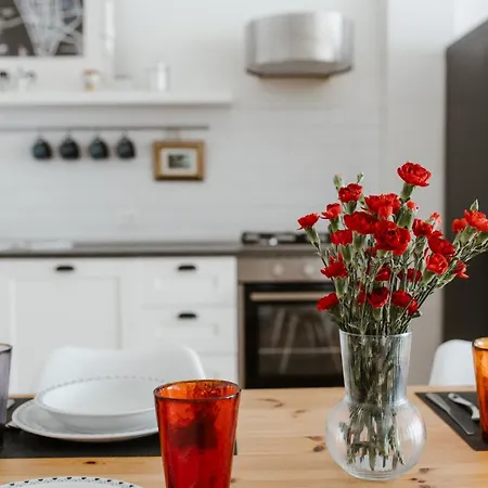 Guesthost - Mecenate Bright Appartement Milan