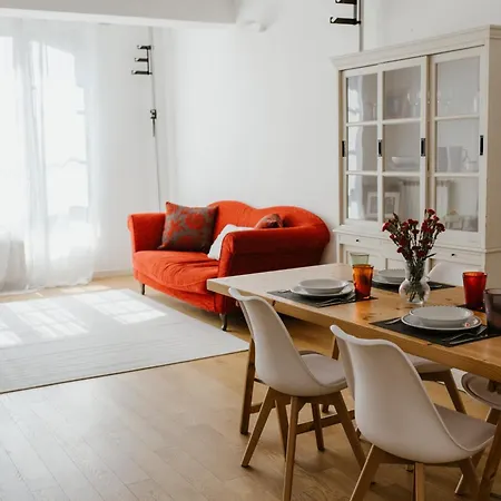 Guesthost - Mecenate Bright * Mediolan