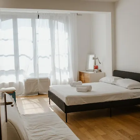 Guesthost - Mecenate Bright * Milan