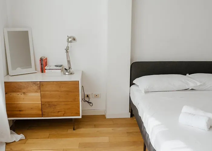 Apartment Guesthost - Mecenate Bright *