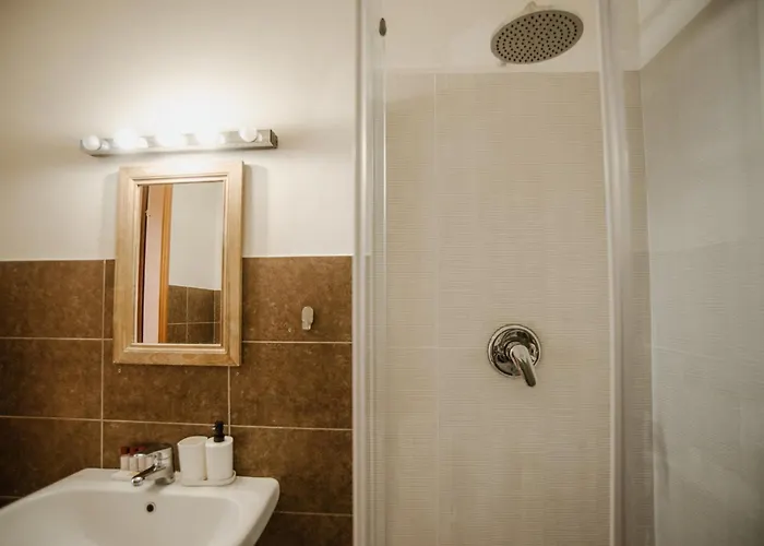 Guesthost - Mecenate Bright Apartment Mailand