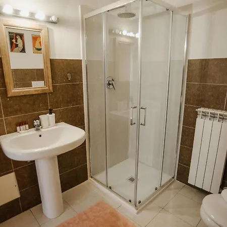 Guesthost - Mecenate Bright